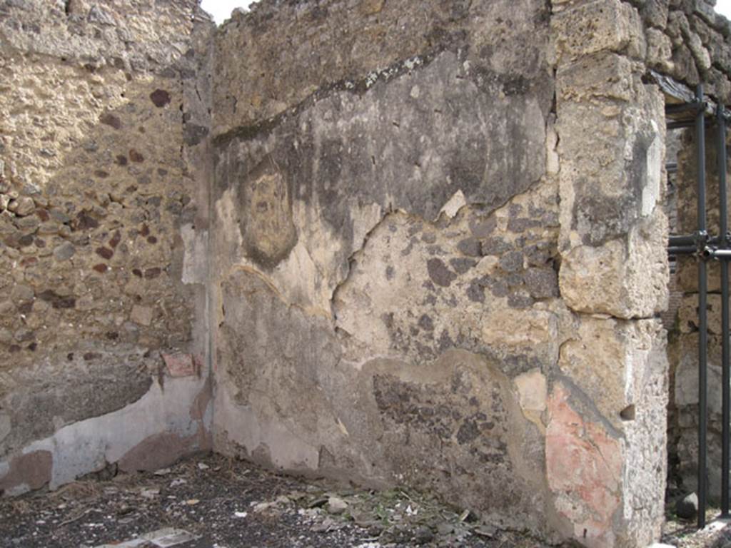 I.3.3 Pompeii. September 2010. South wall of tablinum. Photo courtesy of Drew Baker.