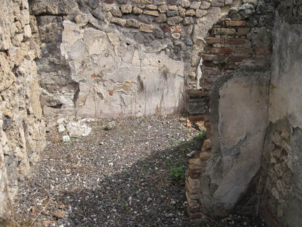 I.3.8b Pompeii. September 2010. Looking east into small cubiculum. Photo courtesy of Drew Baker.
