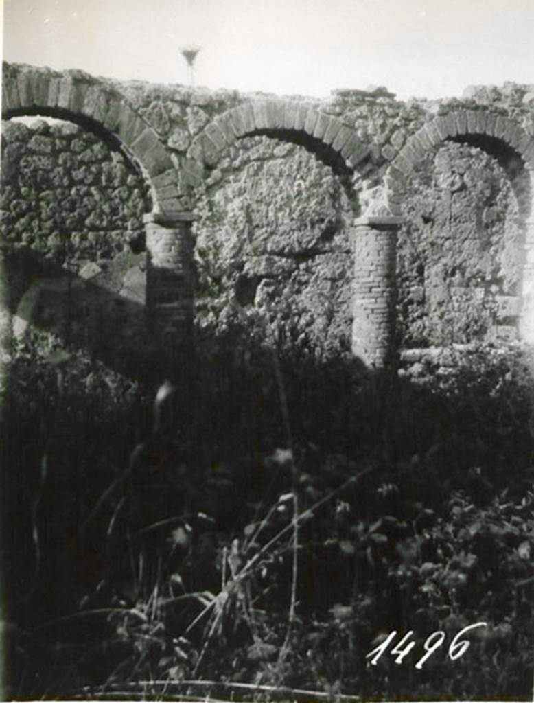 I.3.8b Pompeii. 1935 photograph taken by Tatiana Warscher, looking towards west portico. 
See Warscher, T, 1935: Codex Topographicus Pompejanus, Regio I, 3: (no.17), Rome, DAIR, whose copyright it remains.  

