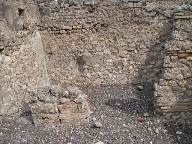 I.3.12 Pompeii.  Shop.  Entrance sill for sliding doors.