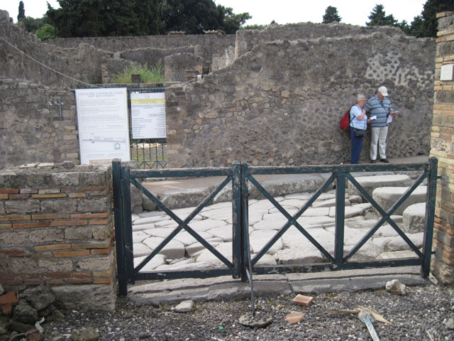 Vicolo del Menandro.  I.3 looking east towards I.3.13 -  I.3.12 on right hand corner