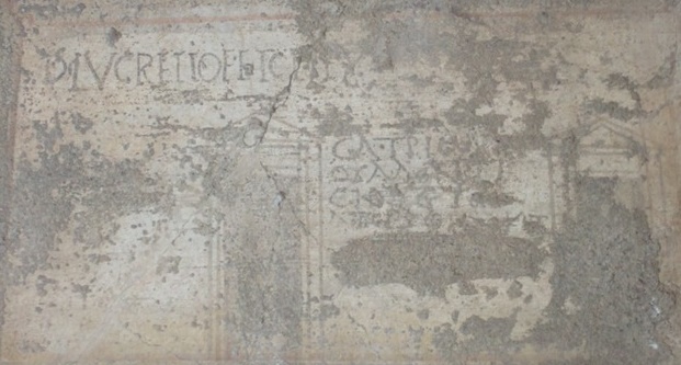 I.3.23 Pompeii. Rear wall of the peristyle. Graffiti shown on the painting Riot in the Amphitheatre.
D(ECIMO) LVCRETIO FELICETER    [CIL IV 2993 x]
See Varone, A. and Stefani, G., 2009. Titulorum Pictorum Pompeianorum, Rome: L’erma di Bretschneider, (p. 21). Now in Naples Archaeological Museum. Inventory number 112222.

