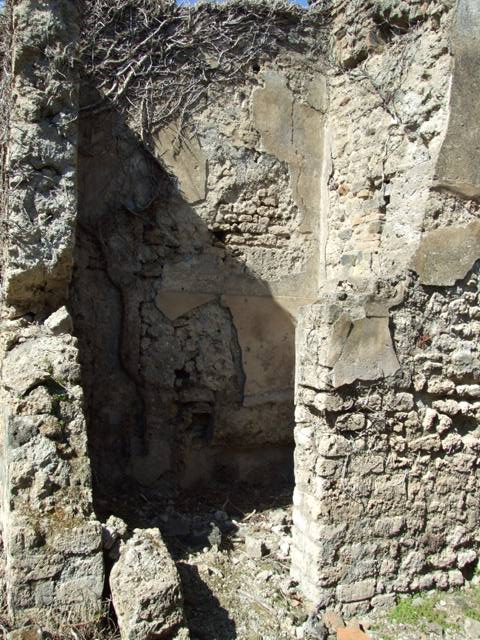 I.3.27 Pompeii.  March 2009. Room on the East side of the Oven. Looking south.