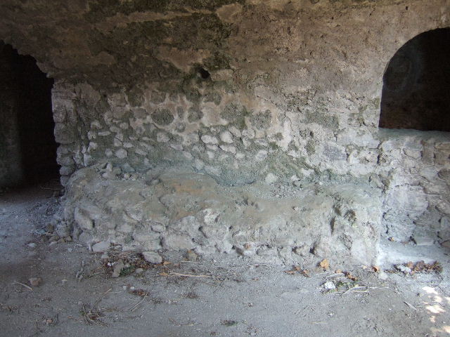 I.3.31 Pompeii.  March 2009.  East side of entrance room.