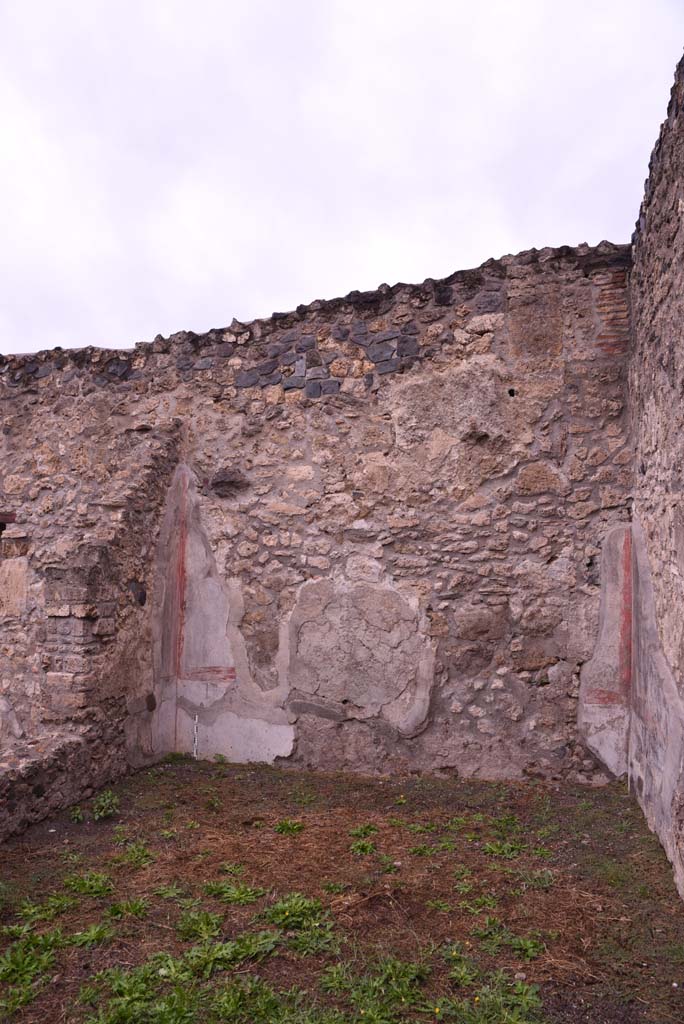 I.4.2 Pompeii. October 2019. North-west corner of triclinium, with window in west wall.
Foto Tobias Busen, ERC Grant 681269 DCOR.
