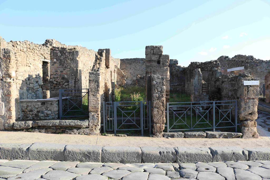 I.4.2 Pompeii, December 2018. Looking east to entrance doorway, in centre. Photo courtesy of Aude Durand.