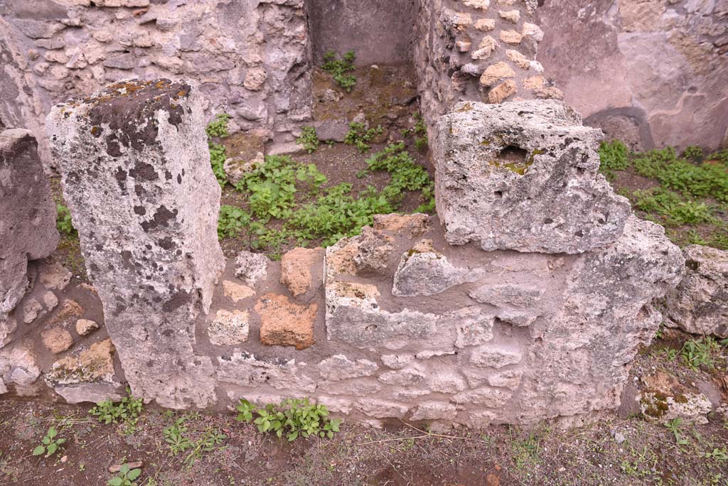I.4.9 Pompeii. October 2019. Tablinum h, detail from south wall.
Foto Tobias Busen, ERC Grant 681269 DCOR.

