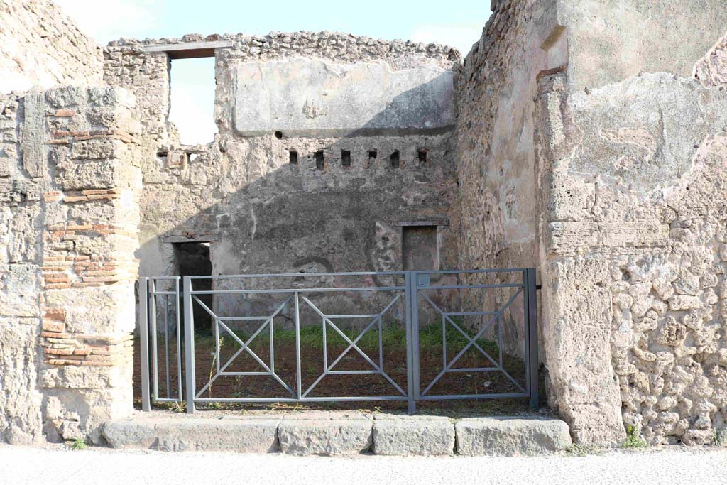 I.4.18 Pompeii. September  2018. Looking south towards entrance doorway. Photo courtesy of Aude Durand.