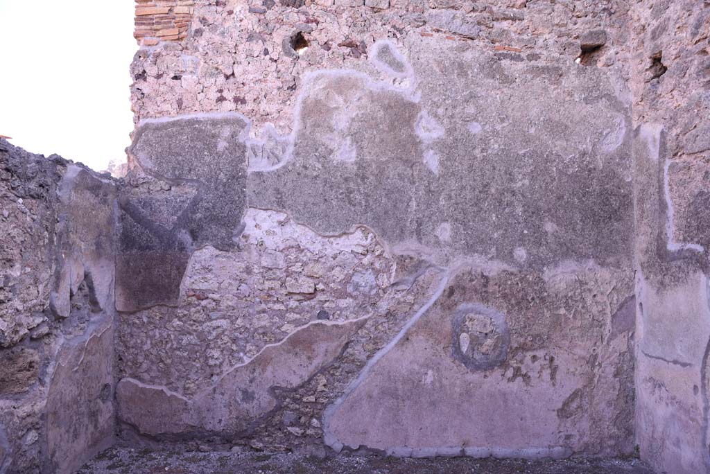 I.4.18 Pompeii. October 2019. Looking towards east side of workshop, with outline of stairs to upper floor.
Foto Tobias Busen, ERC Grant 681269 DÉCOR.
