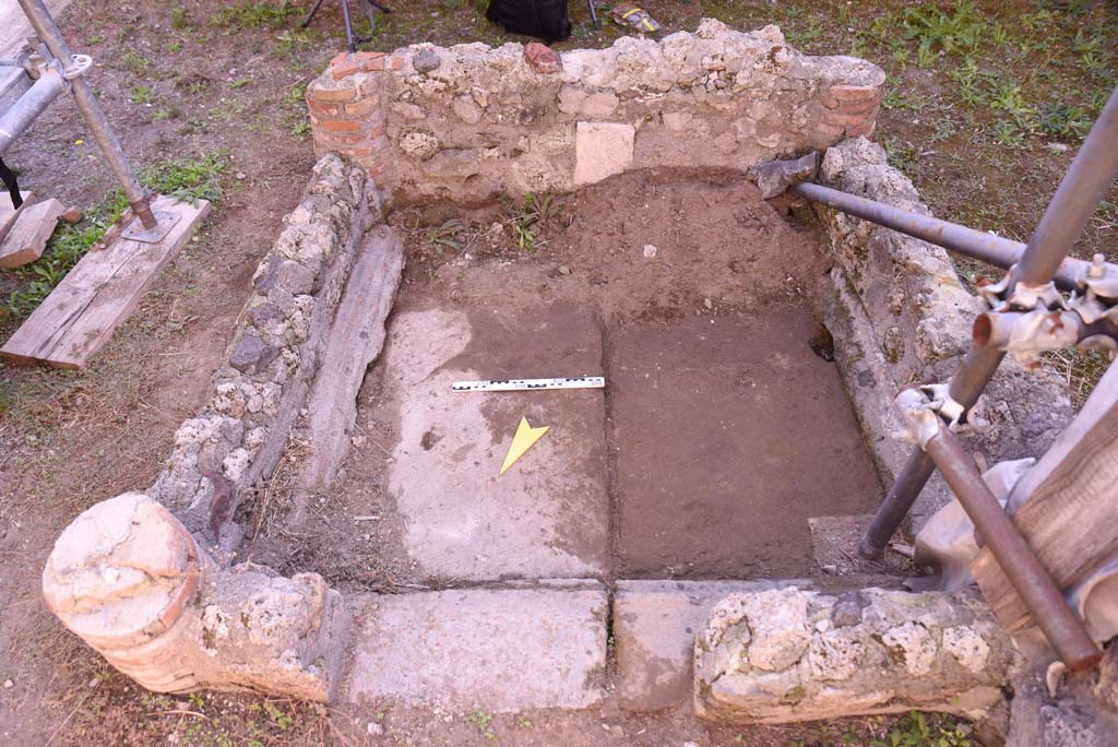 I.4.25/I.4.5 Pompeii. October 2019. Atriolo 43, looking south across impluvium.
Foto Tobias Busen, ERC Grant 681269 DCOR.
