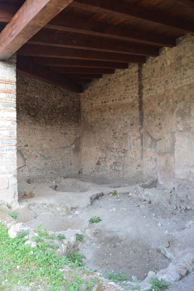 I.5.2 Pompeii. October 2017. Looking towards pilaster in south-east corner
Foto Taylor Lauritsen, ERC Grant 681269 DÉCOR.

