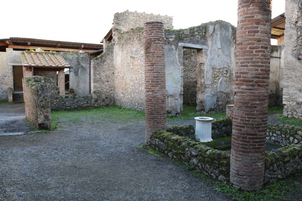 I.6.2 Pompeii. September 2019. Doorway to tablinum on south side of atrium, on right. Photo courtesy of Klaus Heese.