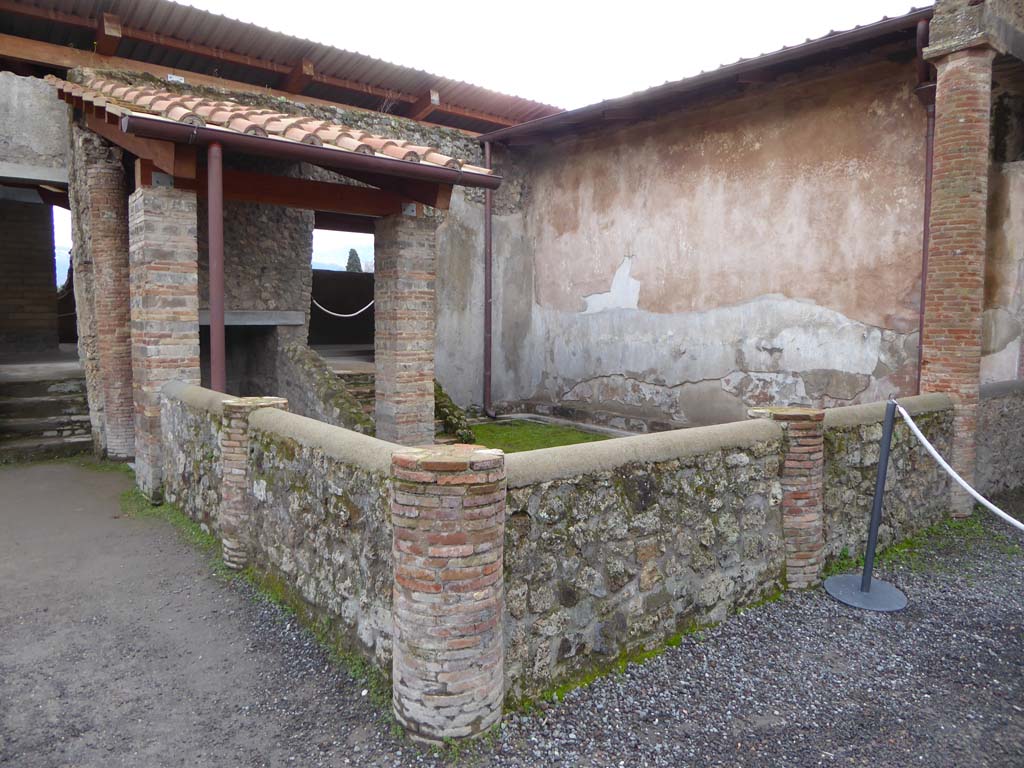 I.6.2 Pompeii. January 2017. Looking south-west across the small peristyle garden.
Foto Annette Haug, ERC Grant 681269 DCOR.

