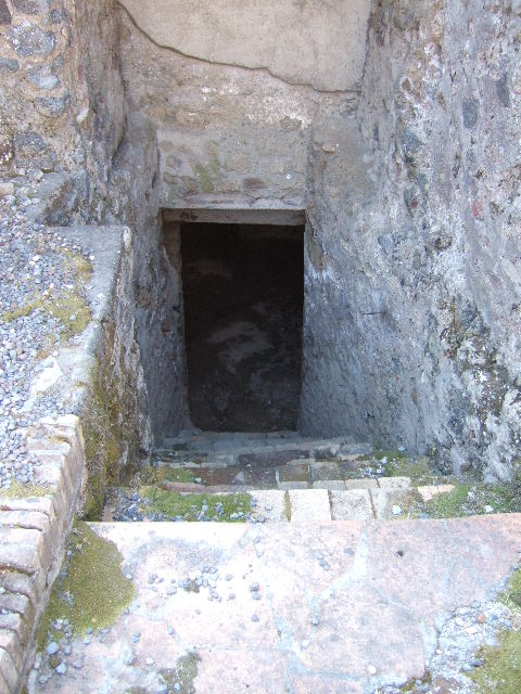 I.6.2 Pompeii. May 2006. Cistern shaft.