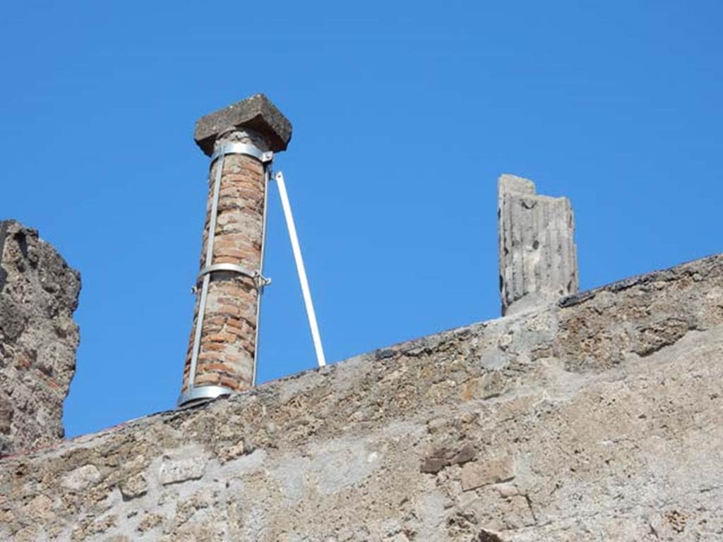I.6.7 Pompeii. May 2016. Column. Photo courtesy of Buzz Ferebee.