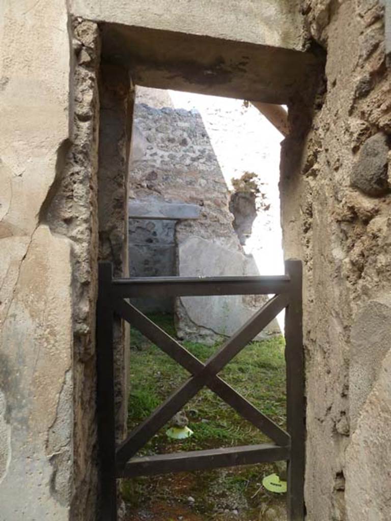 I.6.15 Pompeii. September 2015. Doorway to room 10.