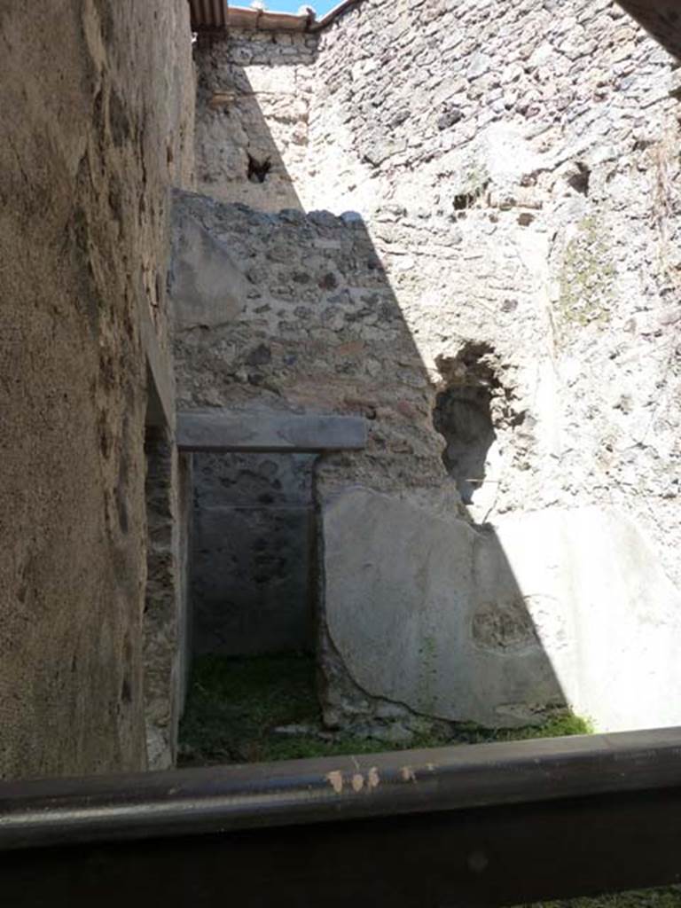 I.6.15 Pompeii. September 2015. Looking north across room 10, towards a doorway to another room.
