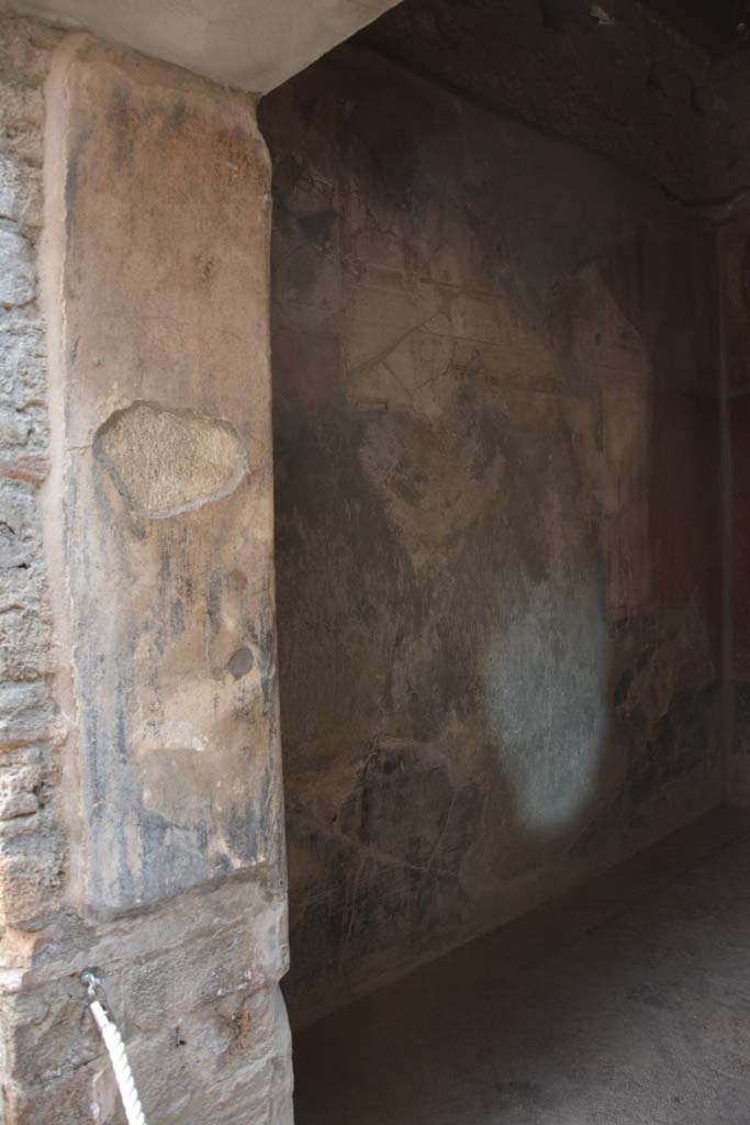 I.6.15 Pompeii. March 2019. Room 11, detail from north side of doorway.     
Foto Annette Haug, ERC Grant 681269 DCOR
