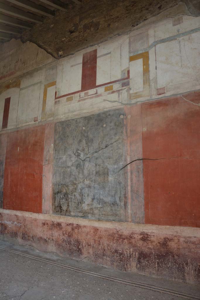 I.6.15 Pompeii. March 2019. Room 4, looking north along east wall of atrium.
Foto Annette Haug, ERC Grant 681269 DCOR
