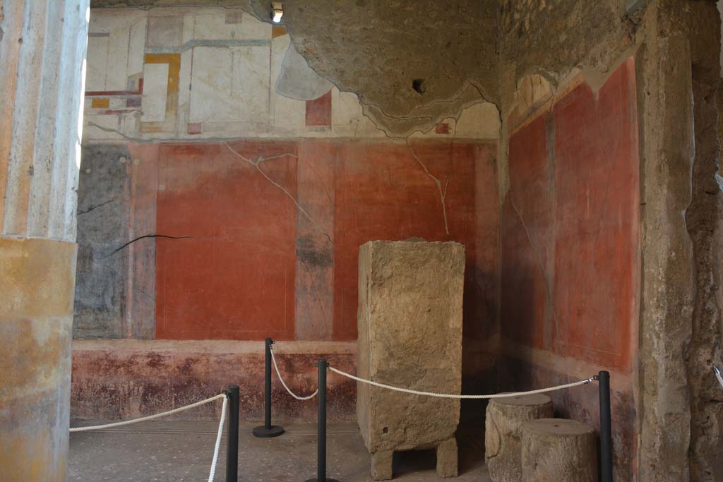 I.6.15 Pompeii. March 2019. Room 4, looking towards east wall in south-east corner of atrium.
Foto Annette Haug, ERC Grant 681269 DCOR

