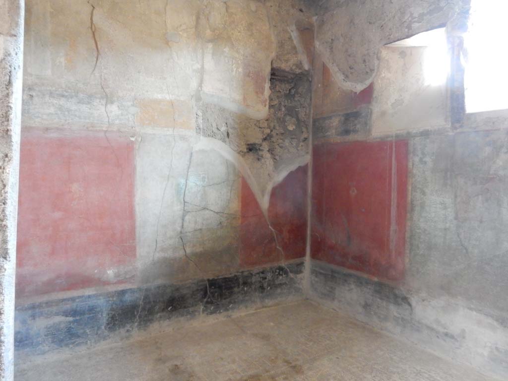 I.6.15 Pompeii. June 2019. Room 13, looking towards east wall and south-east corner.
Photo courtesy of Buzz Ferebee.
