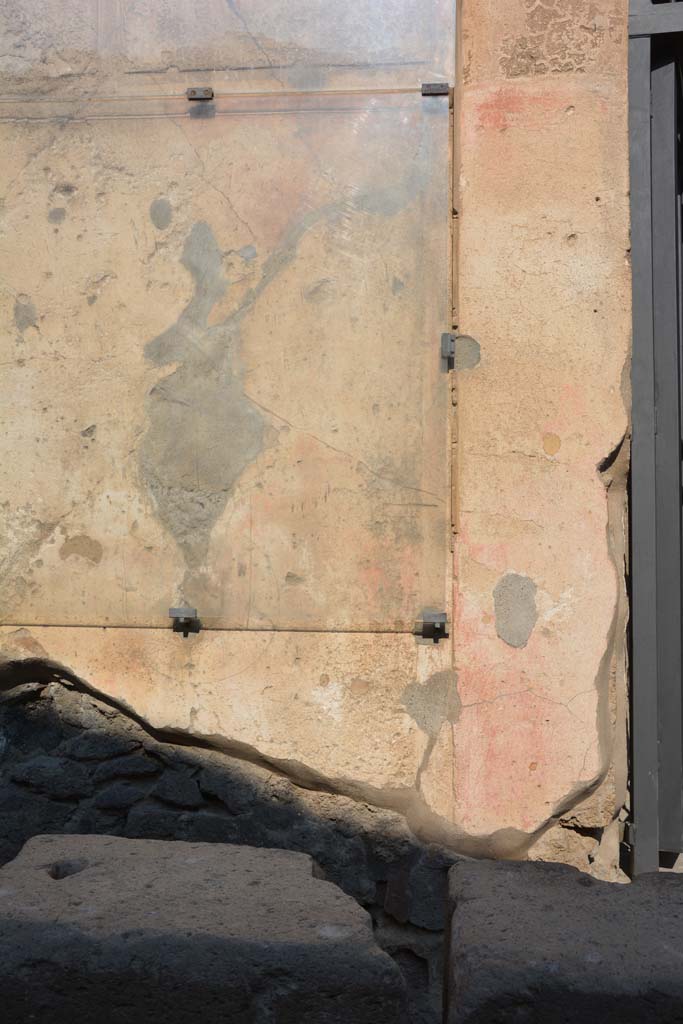 I.6.15 Pompeii. March 2019. Lower west side of entrance doorway        
Foto Annette Haug, ERC Grant 681269 DÉCOR
