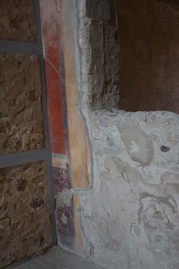 I.6.15 Pompeii. March 2019. 
Room 4, atrium, detail of painted wall in north-west corner on west side of window into room 6, tablinum.
Foto Annette Haug, ERC Grant 681269 DCOR
