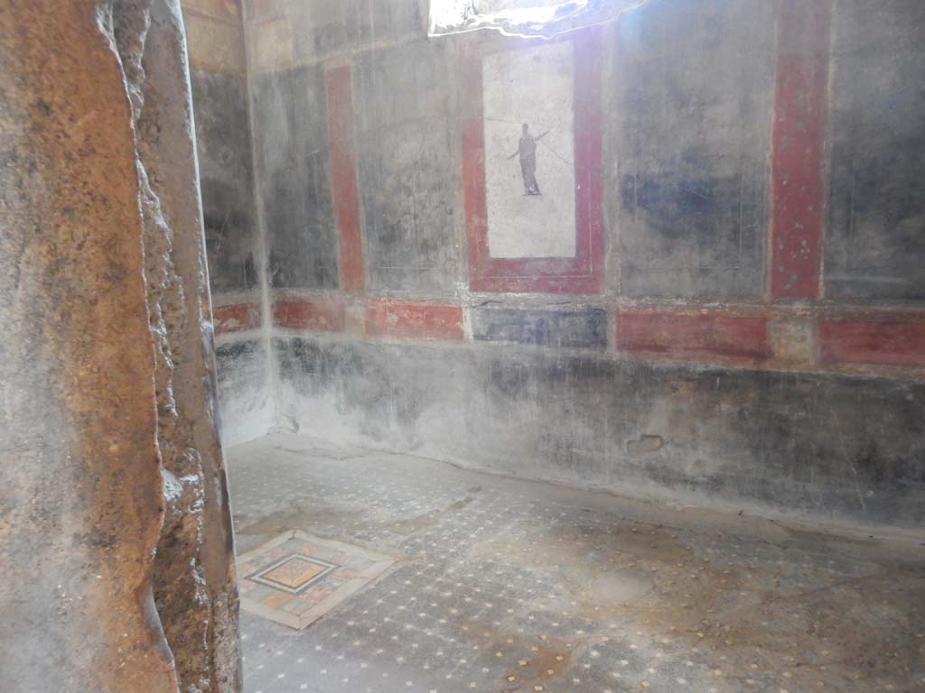 I.6.15 Pompeii. June 2019. Looking towards east wall from doorway in corridor 7.
Photo courtesy of Buzz Ferebee.
