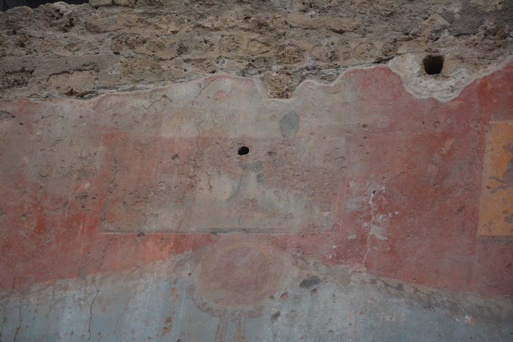 I.6.15 Pompeii. March 2019. Room 9, detail from upper central area of north wall.  
Foto Annette Haug, ERC Grant 681269 DCOR

