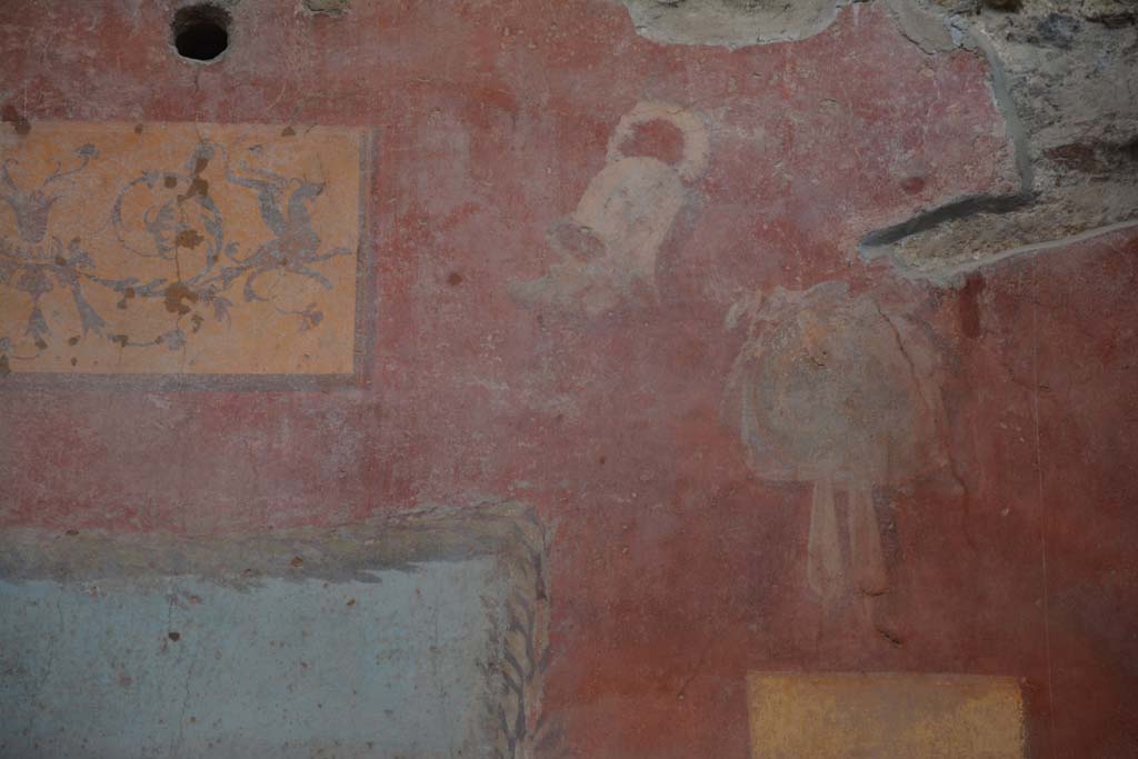 I.6.15 Pompeii. March 2019. Room 9, detail from upper east end of north wall of small garden.    
Foto Annette Haug, ERC Grant 681269 DCOR


