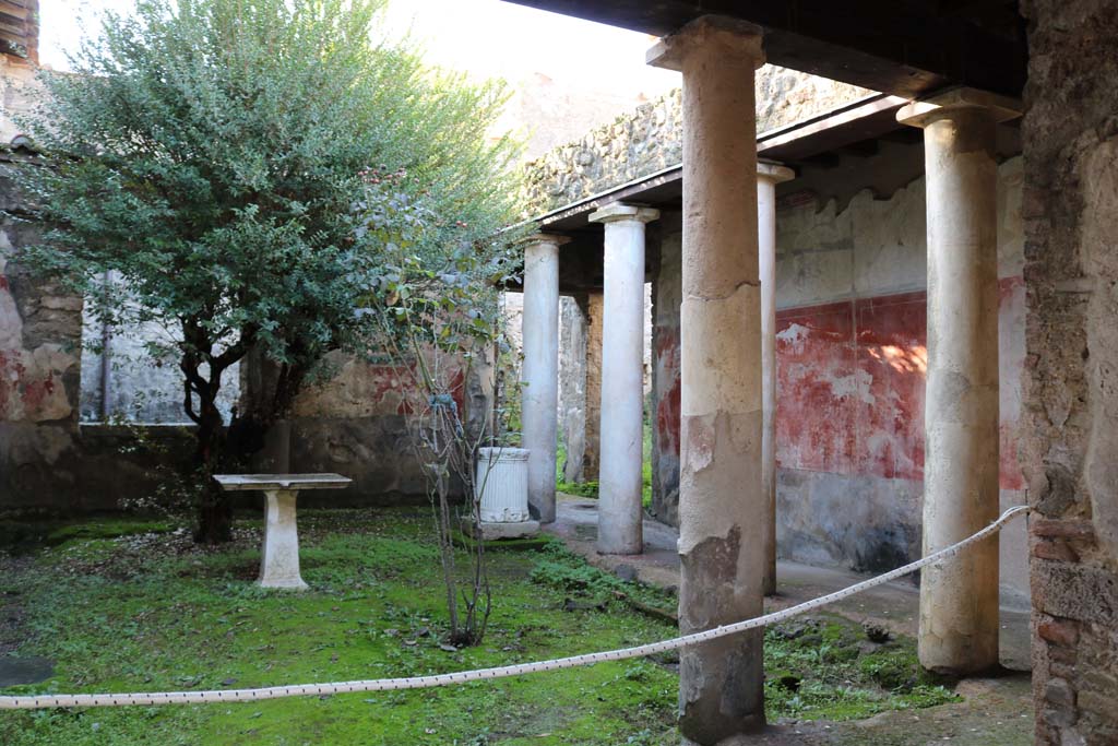 I.7.7 Pompeii. December 2018. Looking west across pseudoperistyle from east portico. Photo courtesy of Aude Durand.