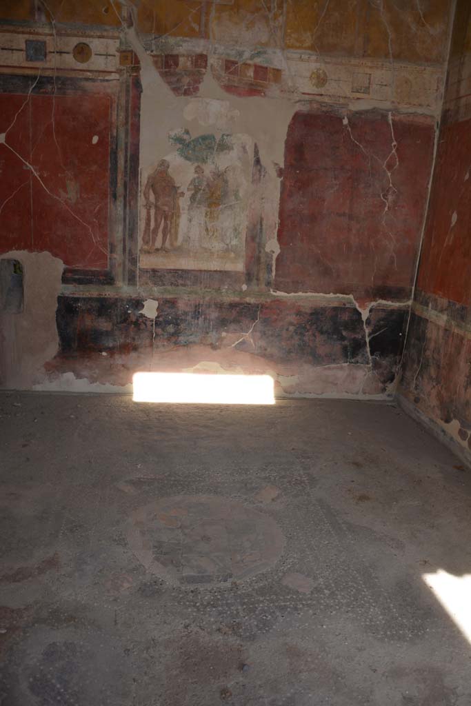 I.7.7 Pompeii. October 2019. Looking north across flooring in triclinium.
Foto Annette Haug, ERC Grant 681269 DÉCOR.


