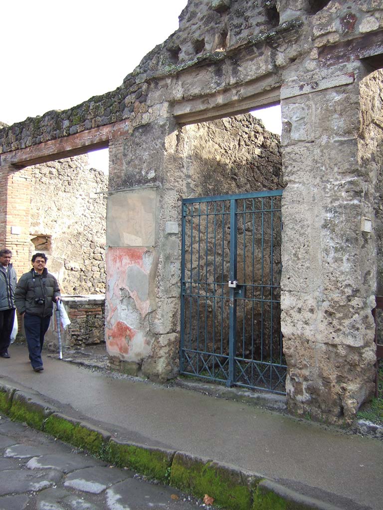 I.7.7 Pompeii. December 2007. Entrance doorway. 