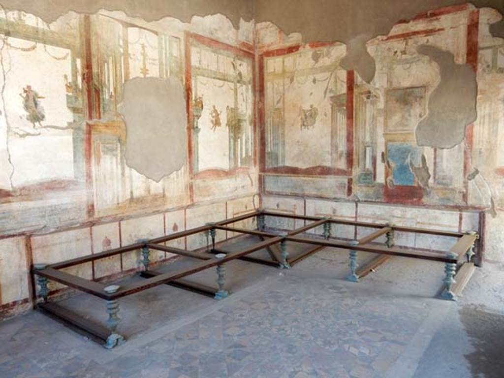 I.7.11 Pompeii. December 2018. Looking towards west wall of triclinium. Photo courtesy of Aude Durand.