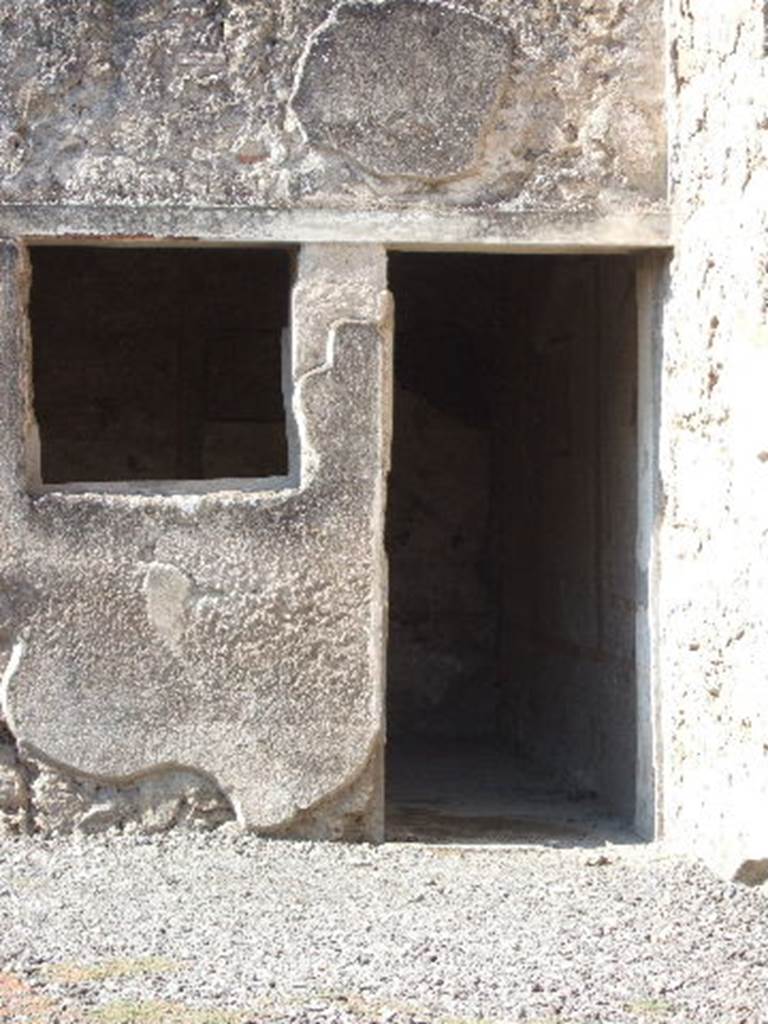 I.7.11 Pompeii. December 2006. Doorway to cubiculum or bedroom on west side of atrium, opposite entrance.