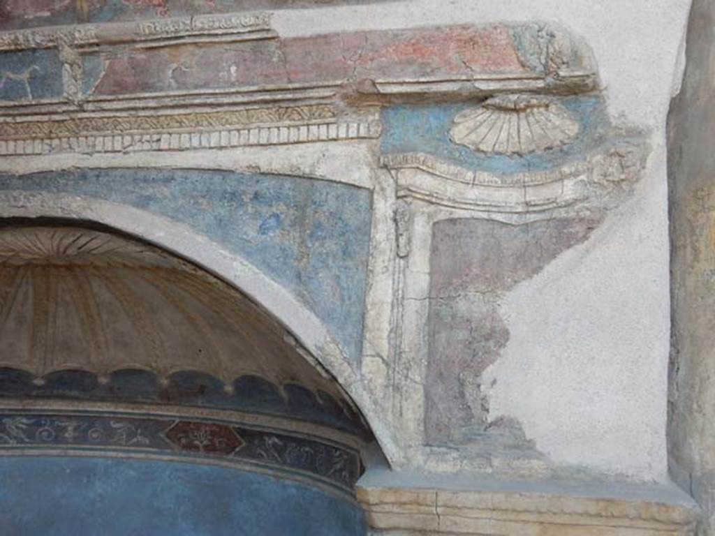 I.7.12 Pompeii. May 2017. Detail of arched niche from north side. Photo courtesy of Buzz Ferebee.