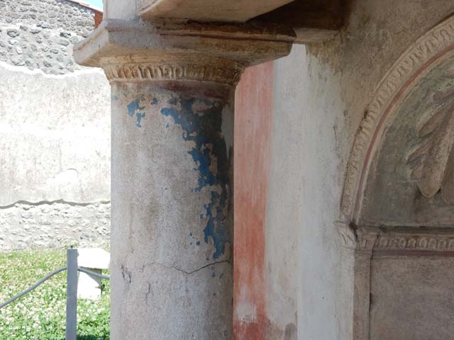 I.7.12 Pompeii. May 2017. Detail of niche in nymphaeum and column on east side. Photo courtesy of Buzz Ferebee.