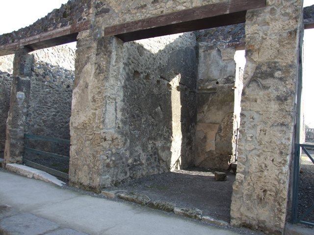 I.8.3 Pompeii. December 2007. East wall.