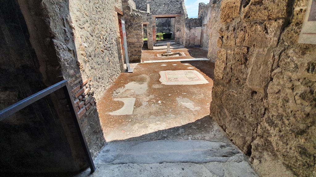 I.8.8 Pompeii. July 2021. Looking south through doorway from bar room towards oecus, atrium and dwelling.
Foto Annette Haug, ERC Grant 681269 DÉCOR.
