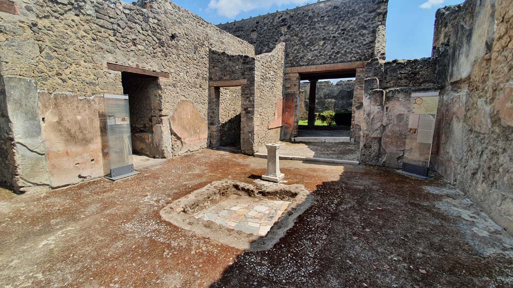 I.8.9 Pompeii. July 2021. Looking south-east across atrium towards room 4, on left, room 6, in centre, and room 5, on right.
Foto Annette Haug, ERC Grant 681269 DÉCOR.

