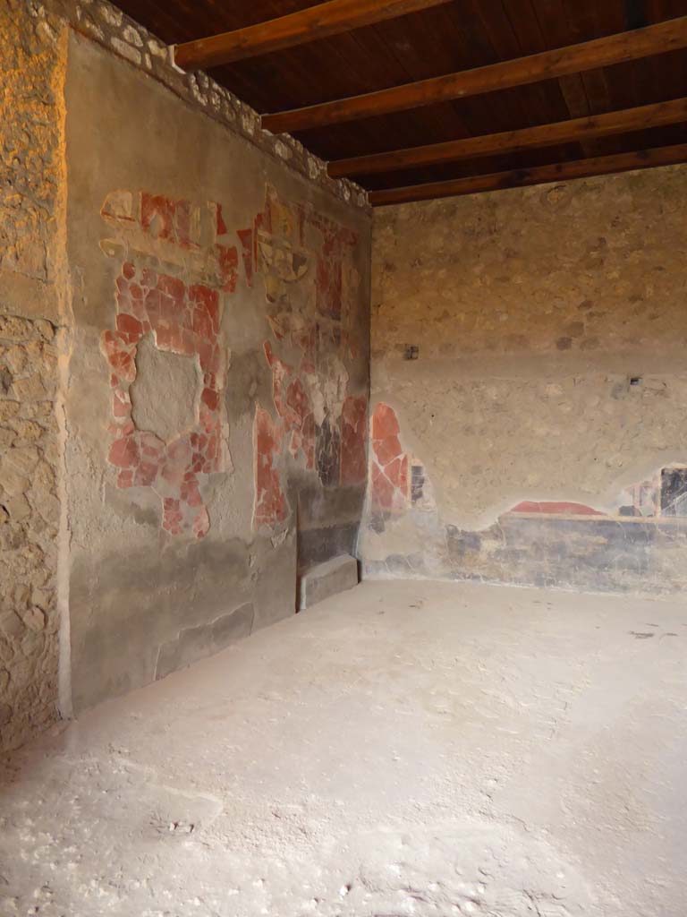 I.8.9 Pompeii. September 2015. Room 7, looking north along west wall towards north-west corner.
Foto Annette Haug, ERC Grant 681269 DÉCOR.
