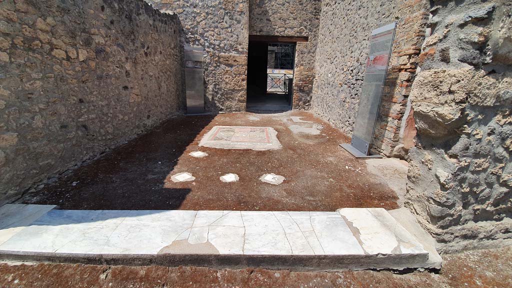 I.8.9 Pompeii. July 2021. Room 2, oecus, looking north across oecus towards doorway to bar room, ahead, and to room 3, on right. 
Foto Annette Haug, ERC Grant 681269 DÉCOR.
