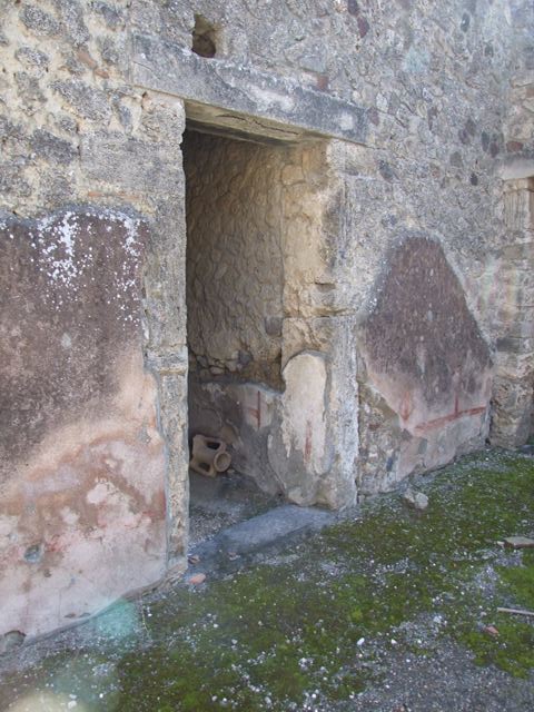 I.8.9 Pompeii. March 2009. Doorway to room 4, cubiculum.