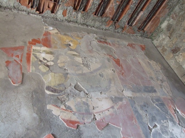 I.8.9 Pompeii.  March 2009.  Room 8.  Portico.  East wall.