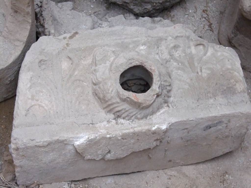I.8.14 Pompeii. December 2007.  Room 10.  Room in north east corner. Sima or Grondaia with bear or lion’s head?