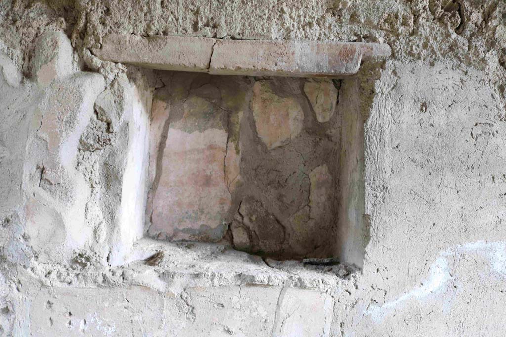 I.8.15 Pompeii. December 2018. Square niche towards north end of east wall. Photo courtesy of Aude Durand.