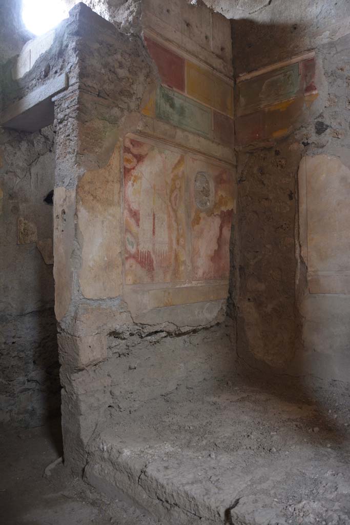 I.8.17 Pompeii. March 2019. Room 15, west end of alcove.
Foto Annette Haug, ERC Grant 681269 DÉCOR.
