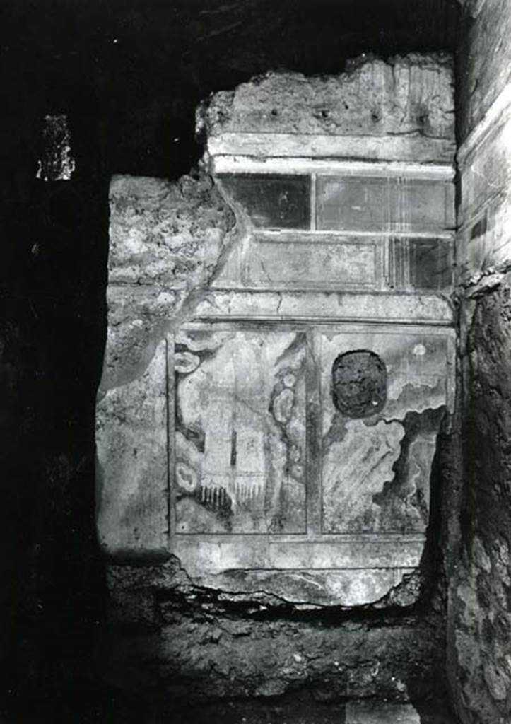 I.8.17 Pompeii. 1972. Room 15. Casa dei Quattro Stili, cubiculum, alcove, W wall.  Photo courtesy of Anne Laidlaw.
American Academy in Rome, Photographic Archive. Laidlaw collection _P_72_13_33.
