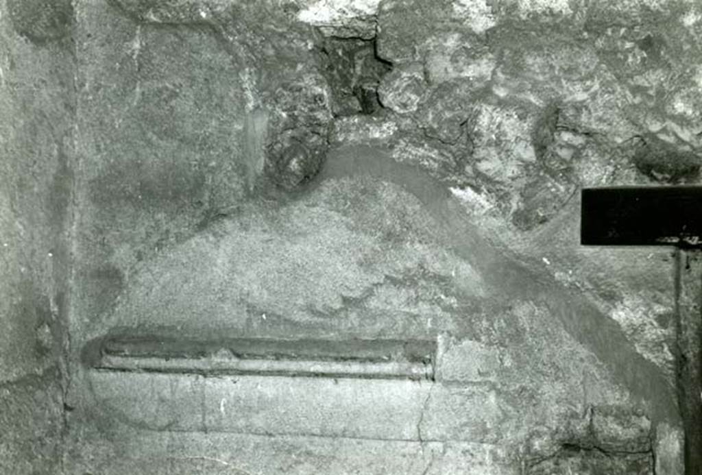 I.8.17 Pompeii. 1968. Room 15. Casa dei Quattro Stili, right wall lunette.
Photo courtesy of Anne Laidlaw.
American Academy in Rome, Photographic Archive. Laidlaw collection _P_68_15_4.
