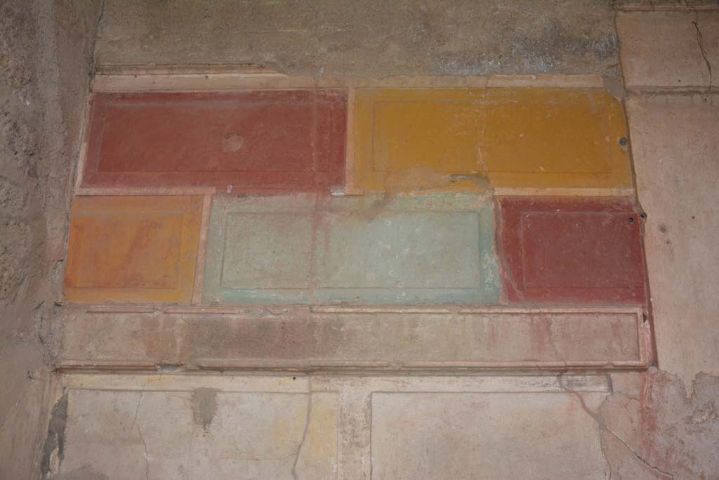 I.8.17 Pompeii. March 2019. Room 15, detail from upper east wall of alcove.
Foto Annette Haug, ERC Grant 681269 DÉCOR.

